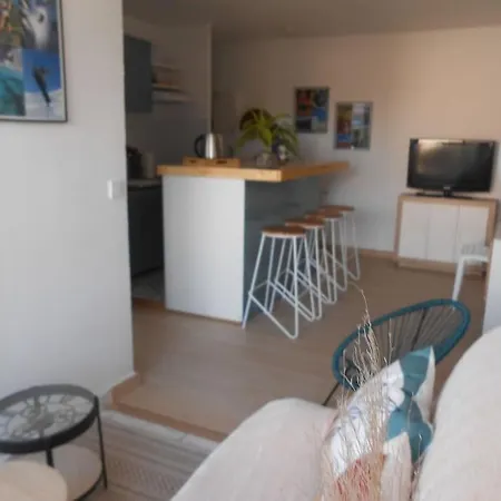 A La Apartment